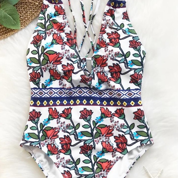 NEW Cupshe One-Piece Swimsuit - Picture 2 of 8